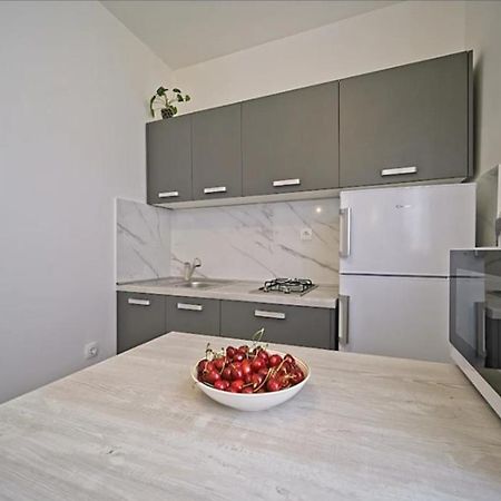 Apartment Vita Postira Exterior photo