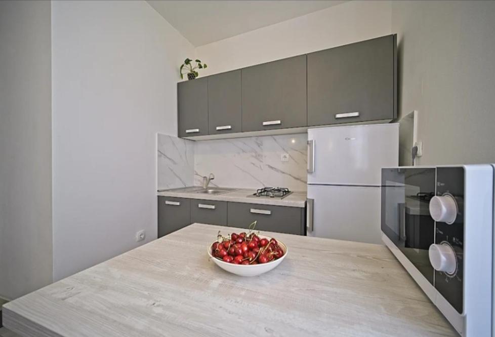 Apartment Vita Postira Exterior photo