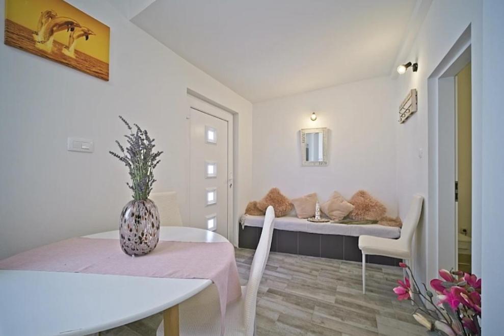 Apartment Vita Postira Exterior photo